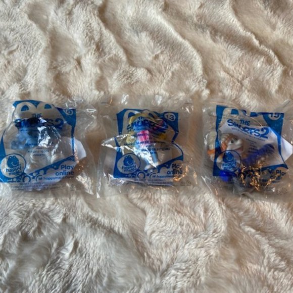 McDonald's Smurf 2 Happy Meal toys Smooth Smurfette and Hackus  2013 NIP - Picture 1 of 5